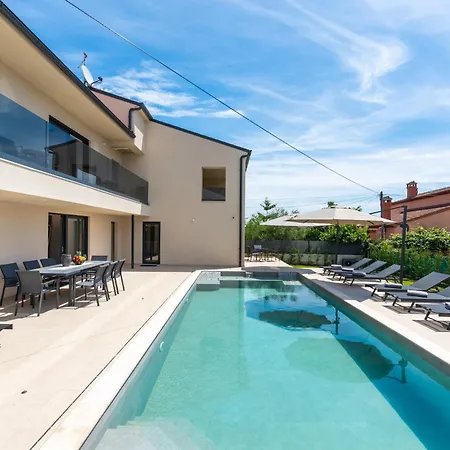 Domenica Medelina 5. Center, Pool, Jacuzzi, Sauna *