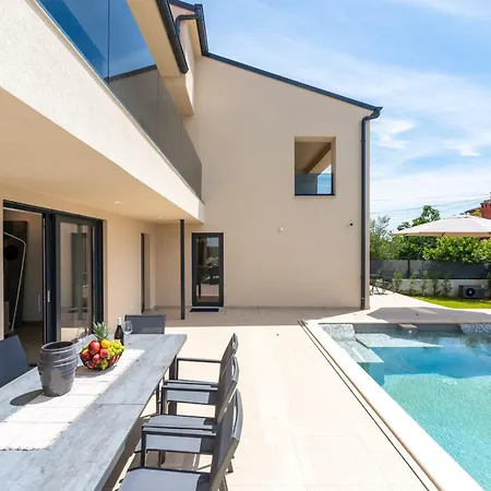 Domenica Medelina 5. Center, Pool, Jacuzzi, Sauna Villa Rovinj