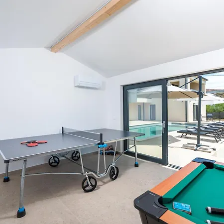 Villa Domenica Medelina 5. Center, Pool, Jacuzzi, Sauna