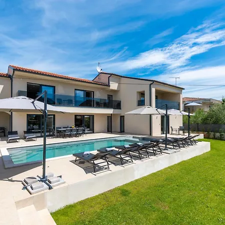 Domenica Medelina 5. Center, Pool, Jacuzzi, Sauna Villa