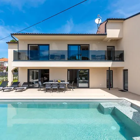 Domenica Medelina 5. Center, Pool, Jacuzzi, Sauna