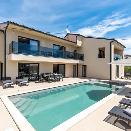 Domenica Medelina 5. Center, Pool, Jacuzzi, Sauna *