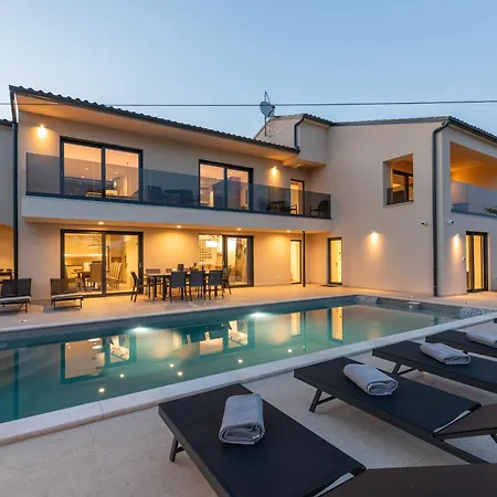 Domenica Medelina 5. Center, Pool, Jacuzzi, Sauna * Rovigno