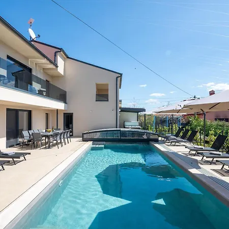 Domenica Medelina 5. Center, Pool, Jacuzzi, Sauna Villa